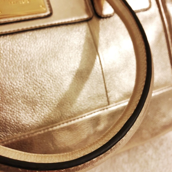 Genuine pebble leather Tignanello Bag NEW - Picture 7 of 8